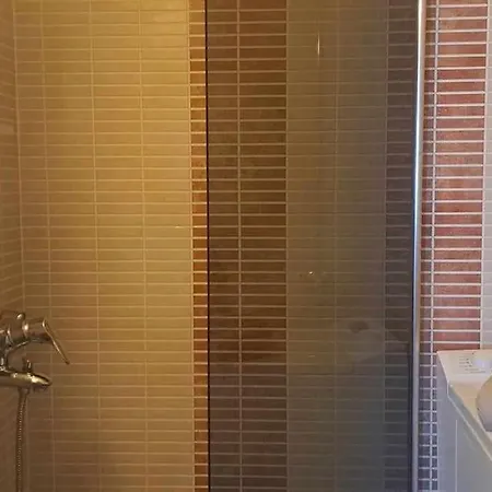 Kaunis Yksioe Laehellae Keskustaa Хювинкяя